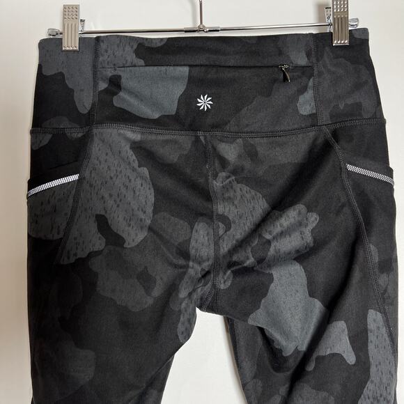 Athleta Black Shadow Camo Relay Leggings SIZE Small Capri Yoga Pants - Picture 9 of 11